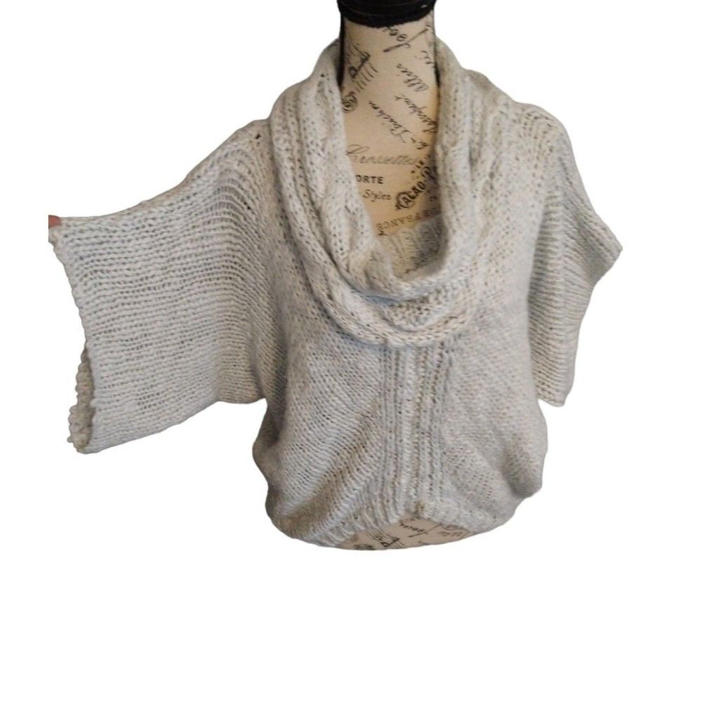 Jessica Simpson wide sleeve scarf medium Sweater Blue Boho Feminine Cottage Core